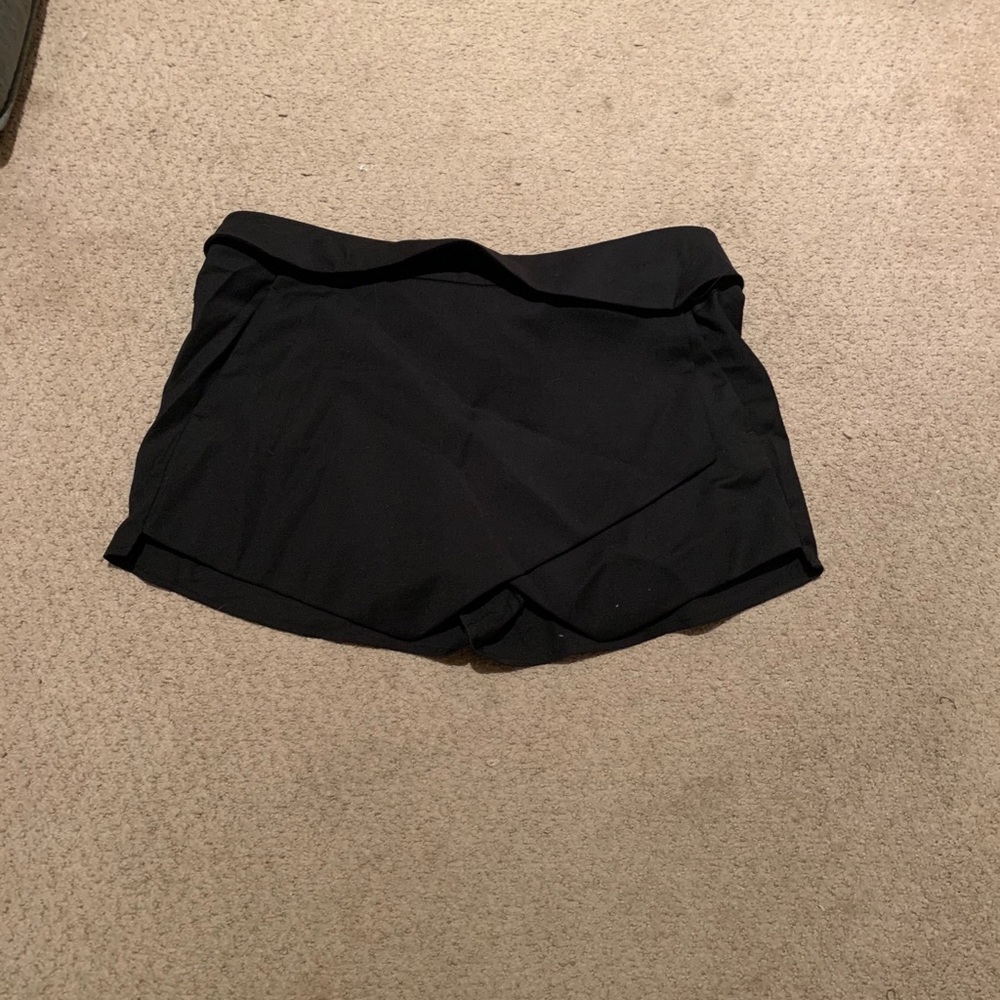 Aritzia skort